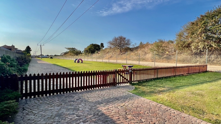 3 Bedroom Property for Sale in Earls Court Lifestyle Estate Western Cape
